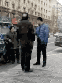 134150je70mv9hm7plhydq.gif