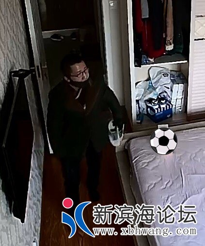 202519c494a55457m4enn5.jpg